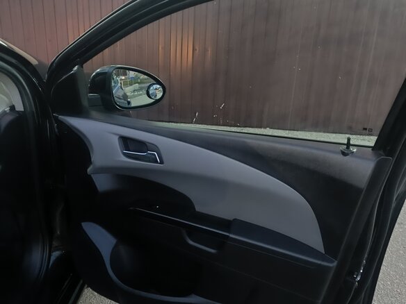 2013 Chevrolet Aveo II, чёрный, 560000 рублей - вид 15