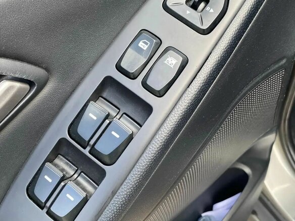 2010 Hyundai ix35 I, серый, 685000 рублей - вид 12