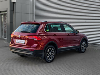 2019 Volkswagen Tiguan II, красный, 2580000 рублей, вид 5