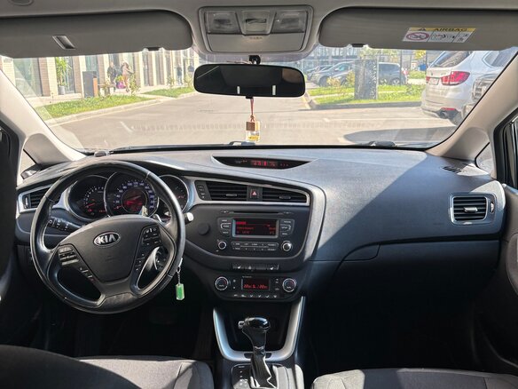 2016 Kia Ceed II Рестайлинг, чёрный, 1300000 рублей - вид 8