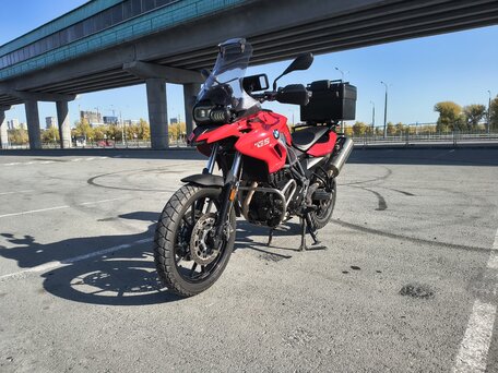 2017 BMW F 700 GS, красный, 680000 рублей, вид 2