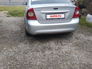 2010 Ford Focus II Рестайлинг, серебристый, 600000 рублей, вид 3