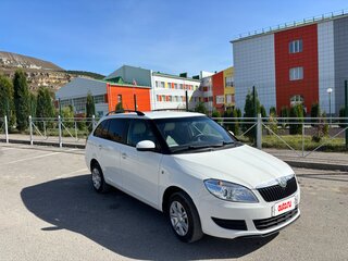 2012 Skoda Fabia II Рестайлинг, белый, 490000 рублей, вид 3