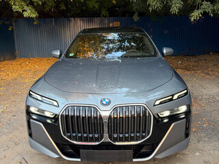 2025 BMW 7 серии 740d xDrive VII (G70), серый, 10900000 рублей, вид 2