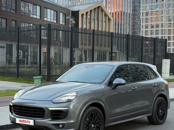 2015 Porsche Cayenne Diesel II Рестайлинг (958), серый - вид 1