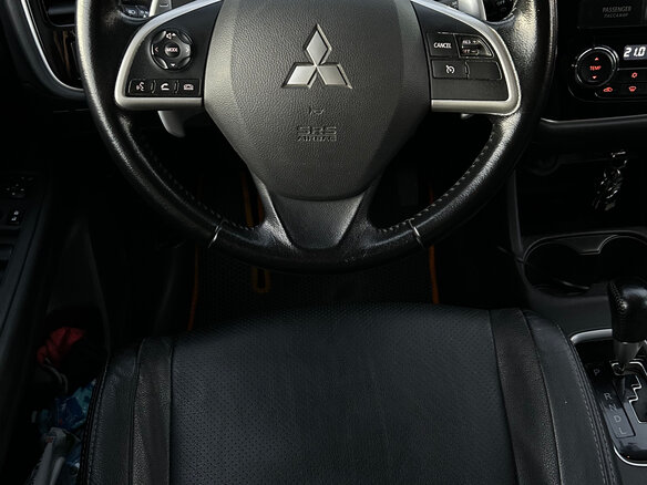 2014 Mitsubishi Outlander III, белый, 1030000 рублей - вид 9