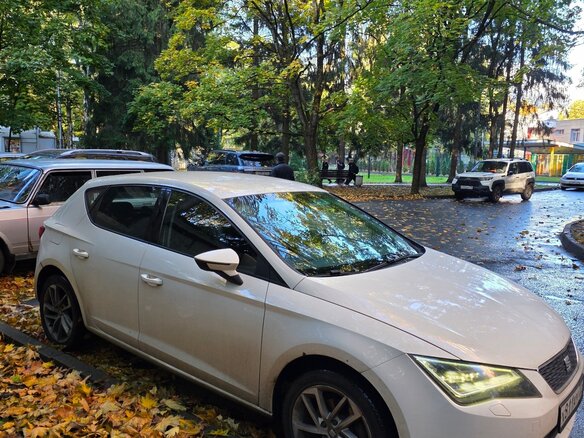 2013 SEAT Leon III, белый, 800000 рублей