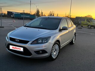 2011 Ford Focus II Рестайлинг, серебристый, 575000 рублей, вид 1