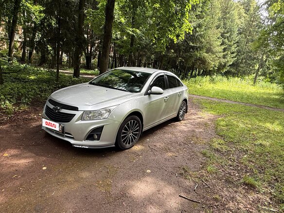 2015 Chevrolet Cruze I Рестайлинг, серебристый, 800000 рублей