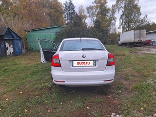 2012 Skoda Octavia II (A5) Рестайлинг, белый, 900000 рублей, вид 3