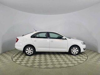 2019 Skoda Rapid I Рестайлинг, белый, 1187000 рублей, вид 4