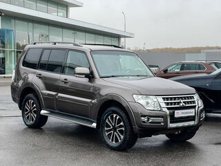 2015 Mitsubishi Pajero IV Рестайлинг 2, коричневый, 2397000 рублей, вид 3
