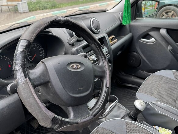 2014 Lada (ВАЗ) Granta I, серебристый, 400000 рублей - вид 8