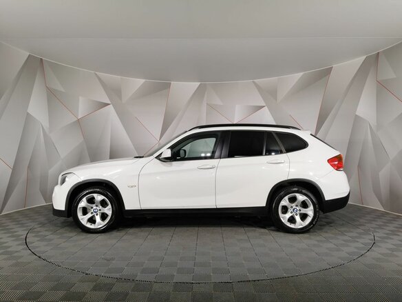 2012 BMW X1 18i I (E84), белый, 1345000 рублей - вид 4