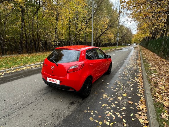 2008 Mazda 2 II (DE), красный, 750000 рублей - вид 4