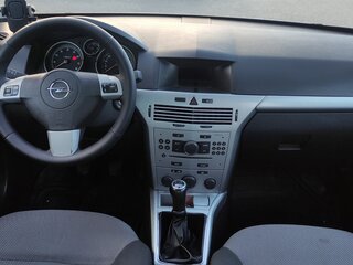 2009 Opel Astra H Рестайлинг, серебристый, 260000 рублей, вид 5