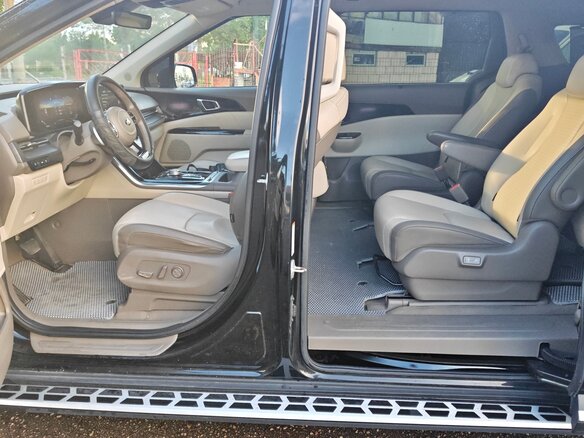 2020 Kia Carnival IV, чёрный, 3700000 рублей - вид 20