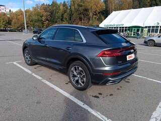 2020 Audi Q8 45 TDI I (4M), серый, 5250000 рублей, вид 4