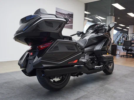 2026 Honda GL 1800 Gold Wing, чёрный, 3640000 рублей, вид 4