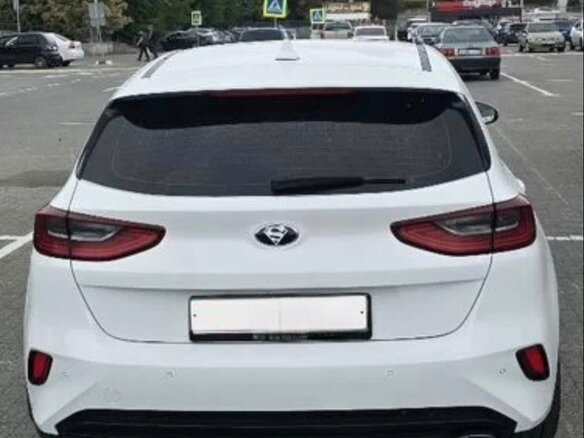 2018 Kia Ceed III, белый, 1770000 рублей - вид 4