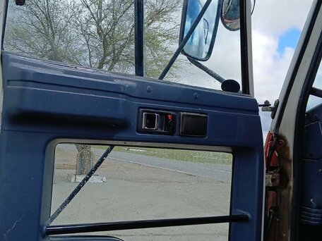 1993 Isuzu Forward (F-Series), белый, 2300000 рублей, вид 4