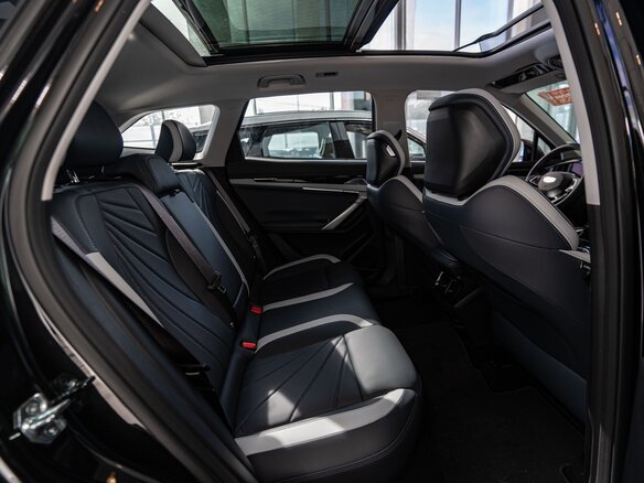 2026 Geely Atlas II, чёрный, 4119990 рублей - вид 17