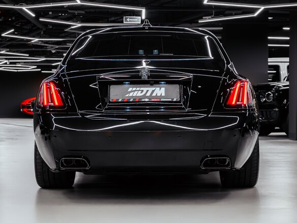 2025 Rolls-Royce Ghost Black Badge II Рестайлинг (Series II), чёрный, 46000000 рублей - вид 6