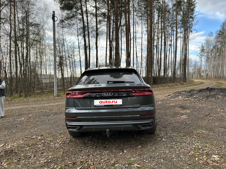 2019 Audi Q8 50 TDI I (4M), серый, 5550000 рублей, вид 4