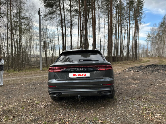 2019 Audi Q8 50 TDI I (4M), серый, 5800000 рублей - вид 3