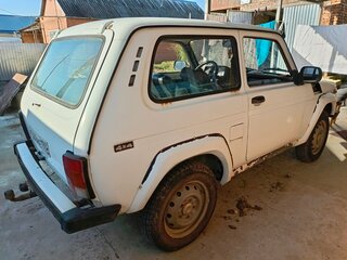 1998 Lada (ВАЗ) 2121 (4x4) I Рестайлинг, белый, 180000 рублей, вид 2