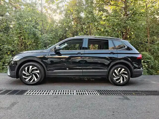 2023 Volkswagen Tiguan L II Рестайлинг (China Market), чёрный, 2200444 рублей, вид 4