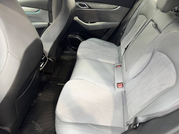 2026 Geely Galaxy M7, белый - вид 15