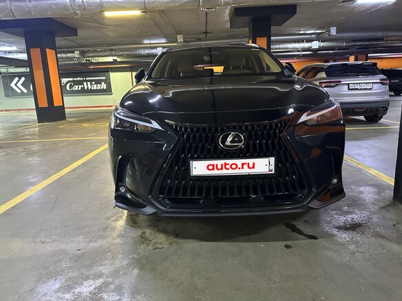 2021 Lexus NX 260 II, чёрный, 4300000 рублей - вид 2