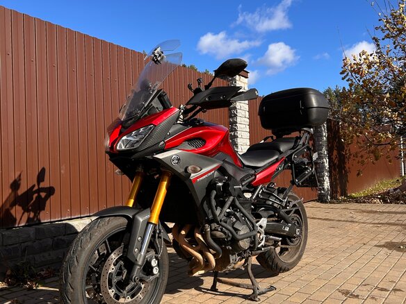 2015 Yamaha MT-09 Tracer (FJ-09), красный, 700000 рублей - вид 2