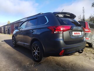 2015 Mitsubishi Outlander III Рестайлинг 2, серый, 1699000 рублей, вид 3
