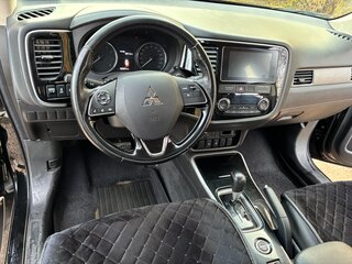 2018 Mitsubishi Outlander III Рестайлинг 2, чёрный, 2100000 рублей, вид 2