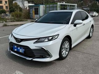 2024 Toyota Camry VIII (XV70) Рестайлинг, белый, 3383000 рублей, вид 1