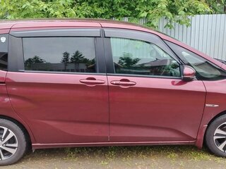 2016 Honda Freed+ II, красный, 1500000 рублей, вид 3