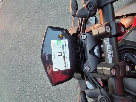 2020 Aprilia SL 900 Shiver, пурпурный, 850000 рублей, вид 3