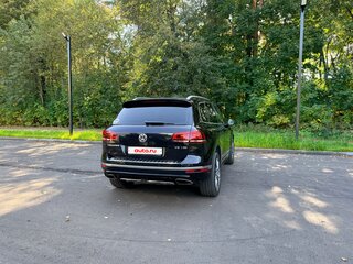 2016 Volkswagen Touareg II Рестайлинг, чёрный, 2620000 рублей, вид 3
