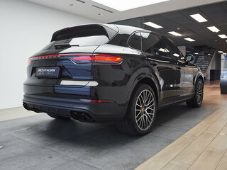 2021 Porsche Cayenne III, чёрный, 9300000 рублей, вид 5