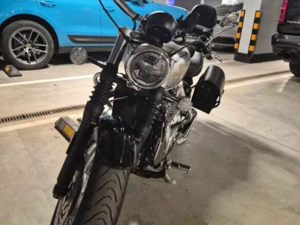 2025 Triumph Bonneville Speedmaster, серебристый, 1800000 рублей - вид 13