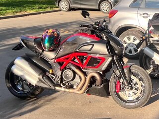 2011 Ducati Diavel Carbon, красный, 1200000 рублей, вид 1