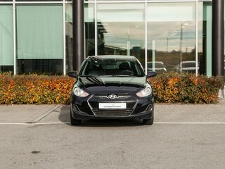 2013 Hyundai Solaris I, чёрный, 750000 рублей, вид 3