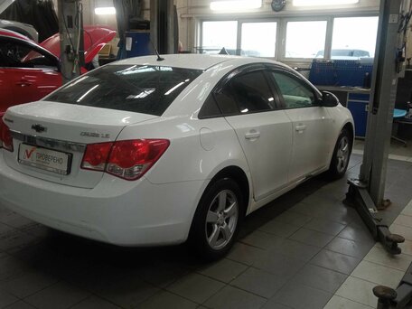 2012 Chevrolet Cruze I, белый, 670000 рублей, вид 3