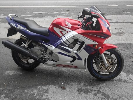 1998 Honda CBR 600F, красный, 380000 рублей, вид 2