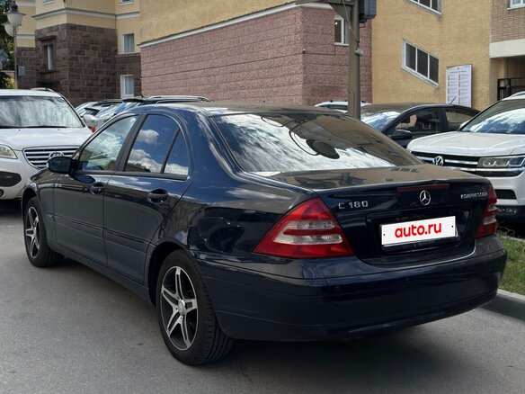 2004 Mercedes-Benz C-Класс 180 II (W203), синий, 699000 рублей - вид 1
