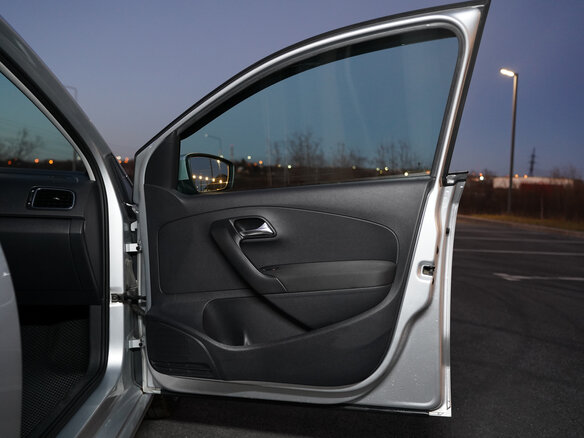 2012 Volkswagen Polo V, серебристый - вид 19