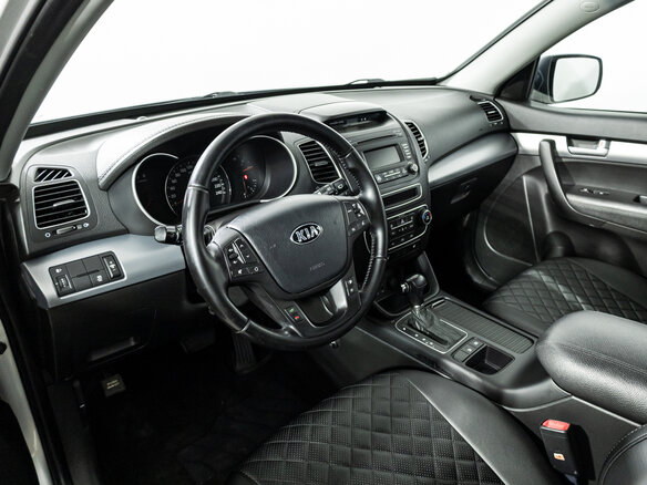 2014 Kia Sorento II Рестайлинг, серебристый, 1619700 рублей - вид 10
