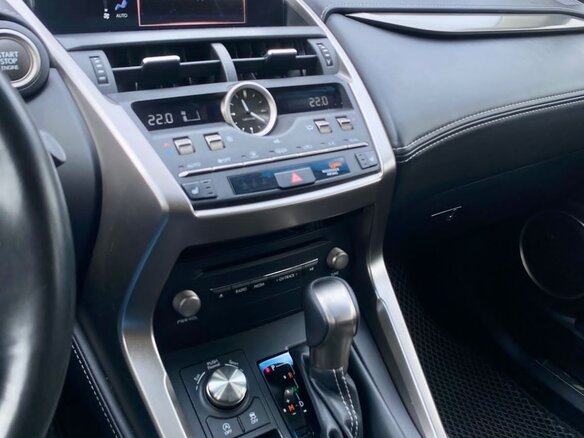 2019 Lexus NX 200 I Рестайлинг, серый, 3700000 рублей - вид 9